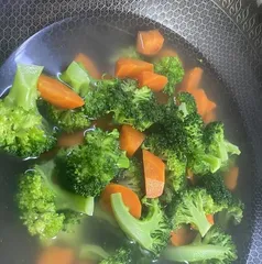 What should carrots not be eaten with? (Absolutely no wrong pairings!)