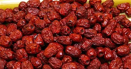 Is jujube a carbohydrate? - Unveiling the nutritional profile of jujube (Analyzing the carbohydrate content and nutritional composition of jujubes)