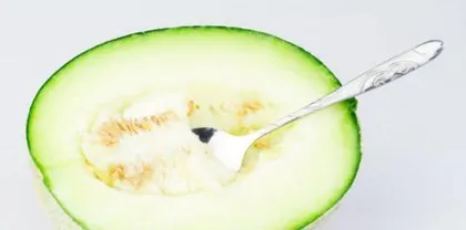 The Best Season for Eating Cantaloupe (Summer, when the fragrance is rich) Four Tips You Should Know When Enjoying Cantaloupe